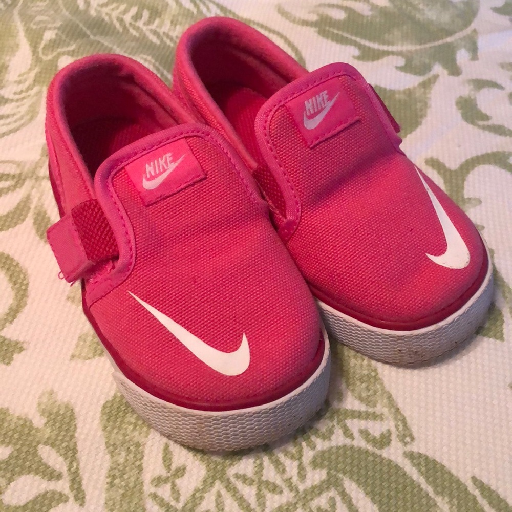 Pink nike